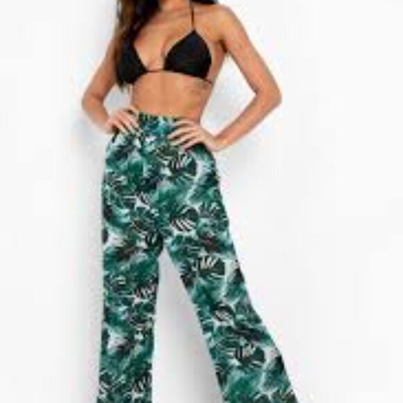 Boohoo Palm Print Plunge Chiffon Beach Set - Picture 2 of 3